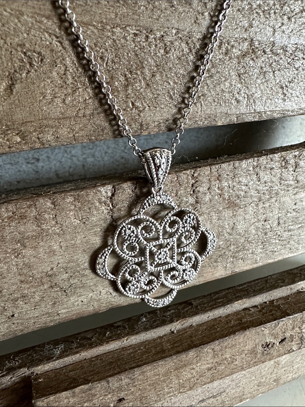 Sterling silver 925 great shape Thailand filigree crystal pave pendant necklace